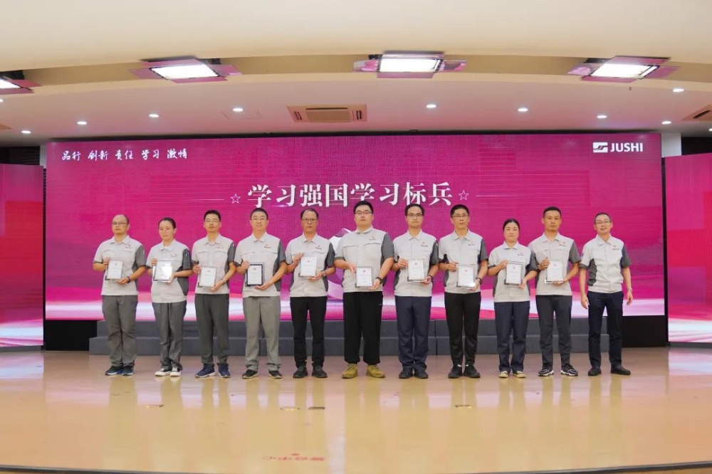 红龙poker官网-全新玩家福利打算,助你急剧融入扑克世界