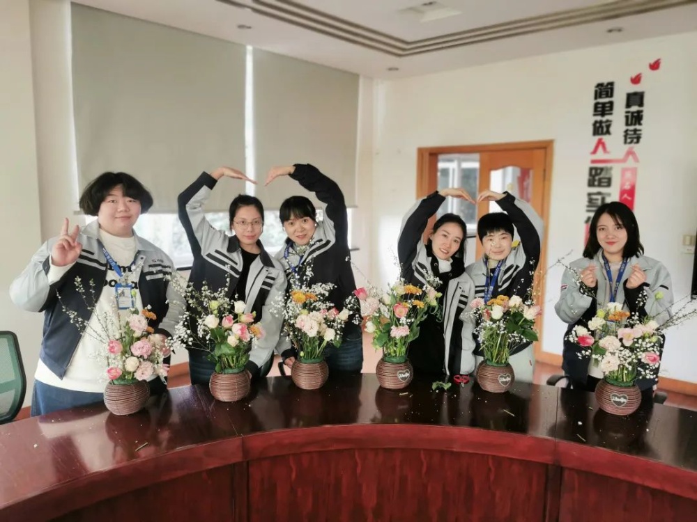 红龙poker官网-全新玩家福利打算,助你急剧融入扑克世界