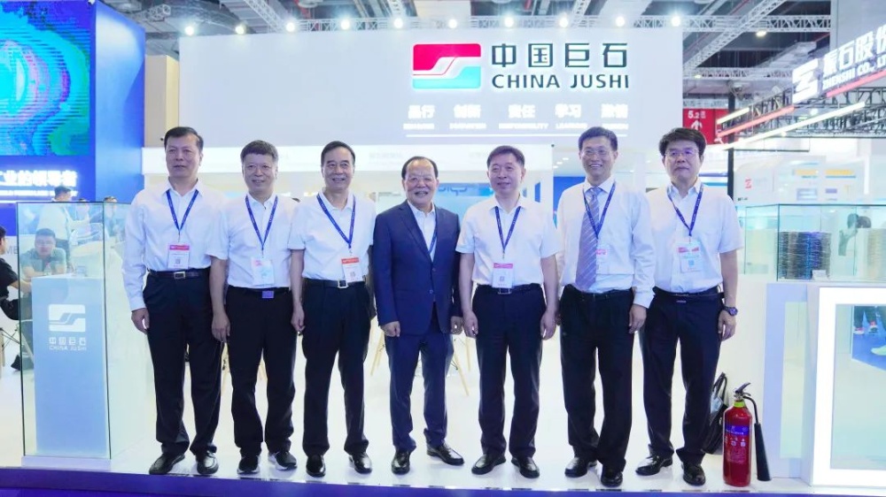 红龙poker官网-全新玩家福利打算,助你急剧融入扑克世界