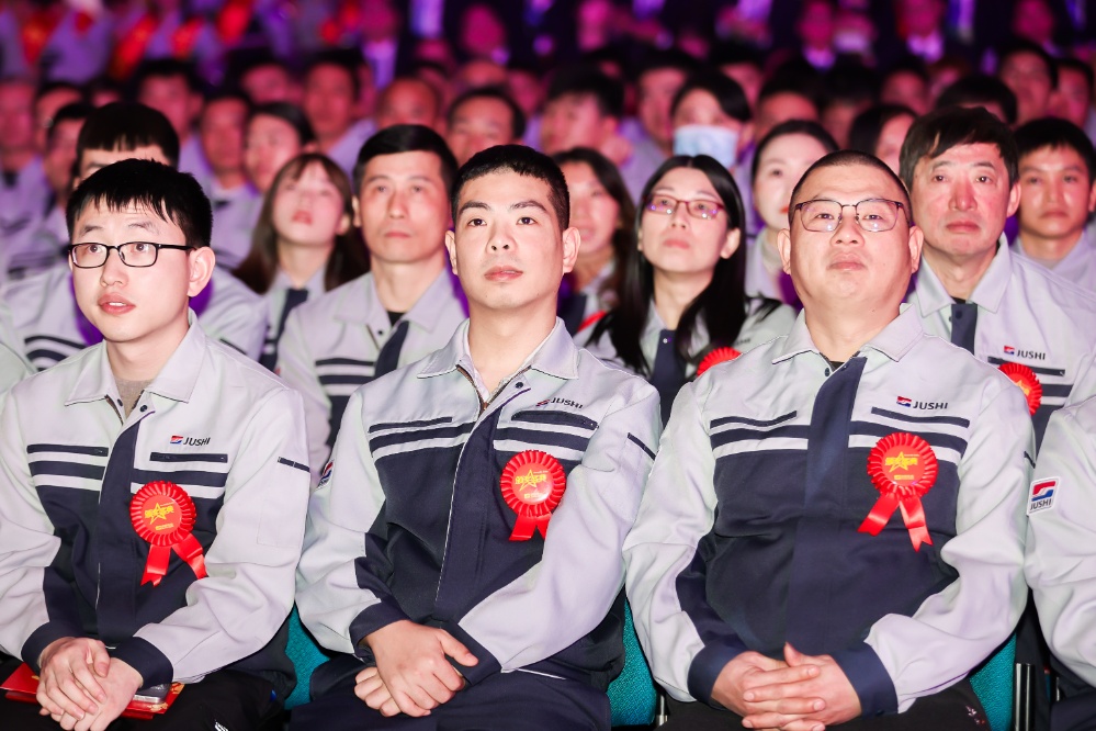 红龙poker官网-全新玩家福利打算,助你急剧融入扑克世界