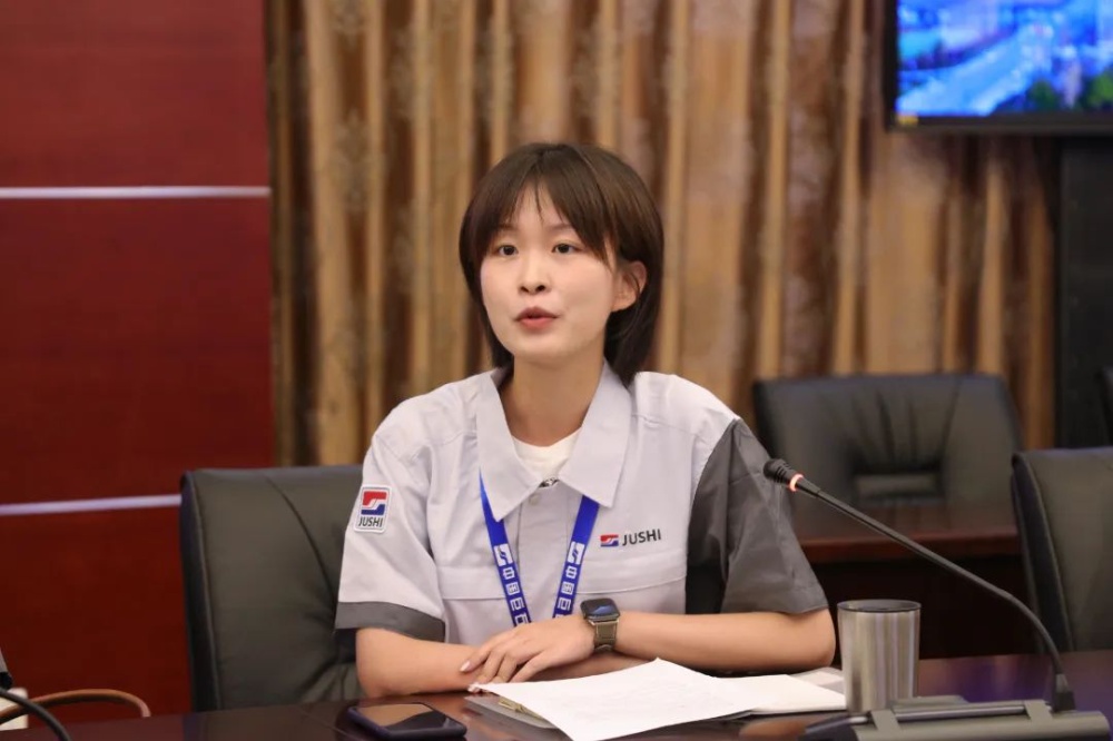 红龙poker官网-全新玩家福利打算,助你急剧融入扑克世界