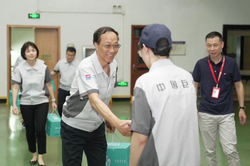 红龙poker官网-全新玩家福利打算,助你急剧融入扑克世界