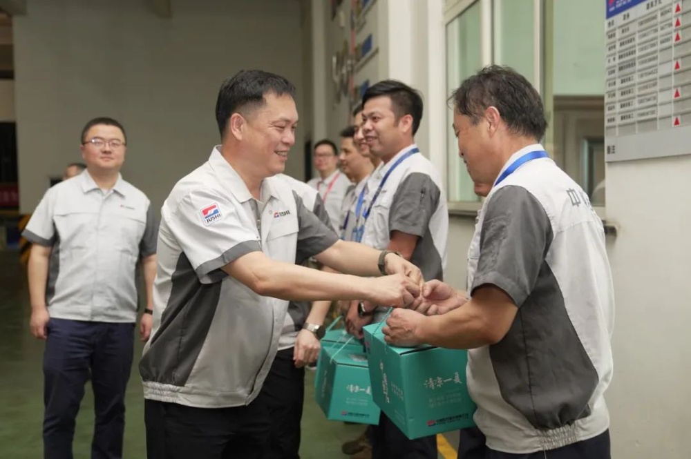 红龙poker官网-全新玩家福利打算,助你急剧融入扑克世界