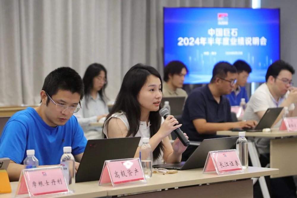 红龙poker官网-全新玩家福利打算,助你急剧融入扑克世界