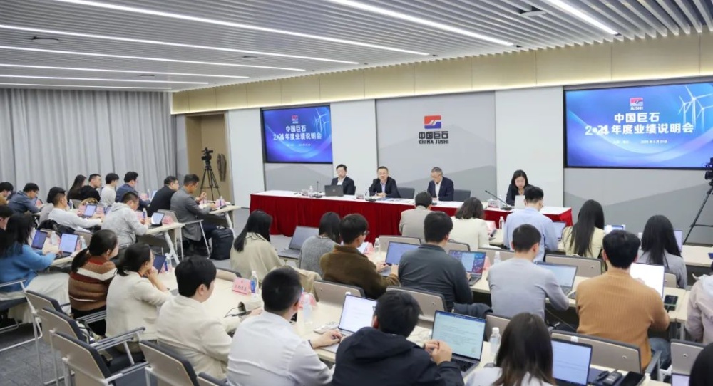 红龙poker官网-全新玩家福利打算,助你急剧融入扑克世界