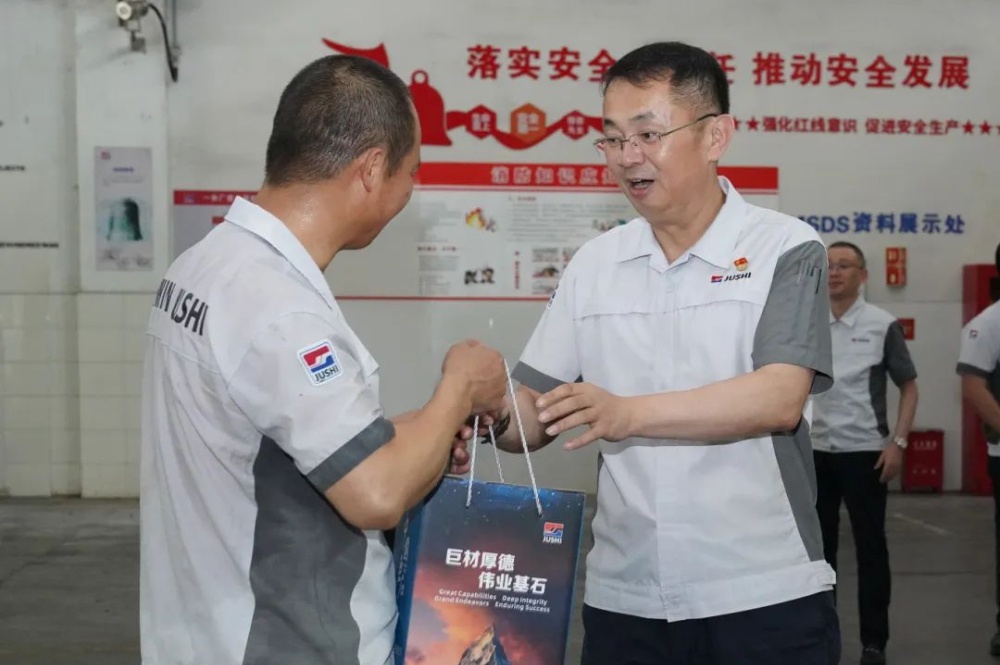 红龙poker官网-全新玩家福利打算,助你急剧融入扑克世界