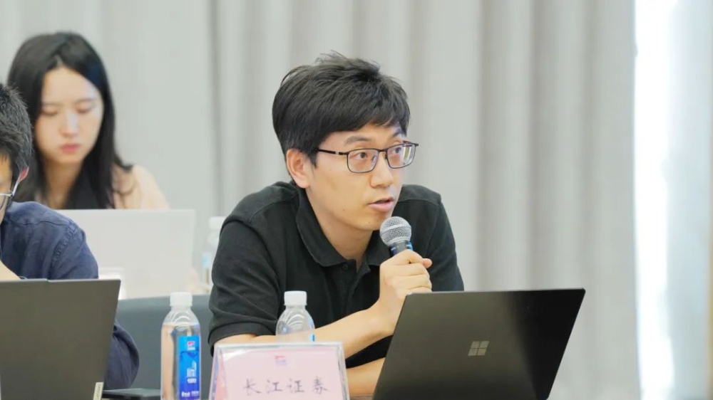 红龙poker官网-全新玩家福利打算,助你急剧融入扑克世界