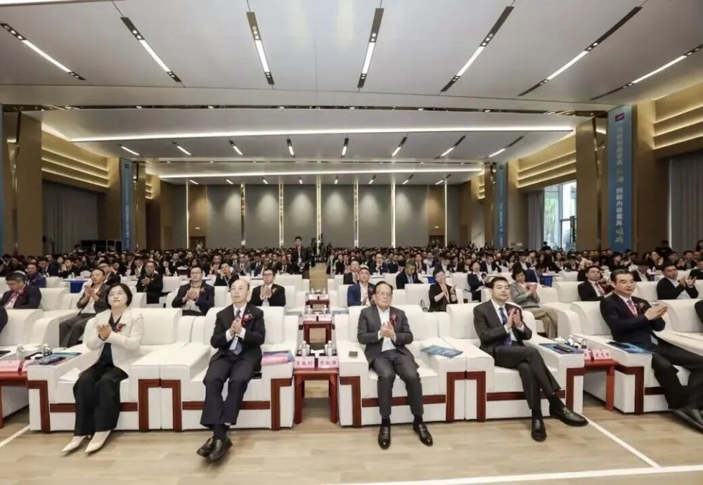 红龙poker官网-全新玩家福利打算,助你急剧融入扑克世界