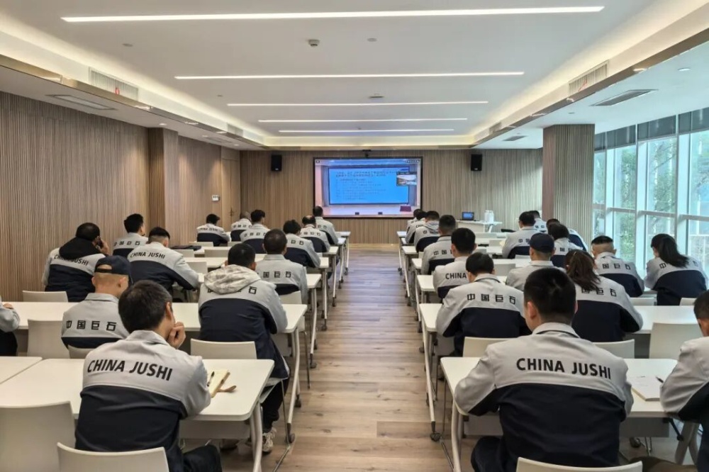 红龙poker官网-全新玩家福利打算,助你急剧融入扑克世界
