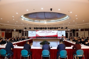 红龙poker官网集团与江阴周庄商会进行“不忘创业初心 坚定发展信心”座谈会